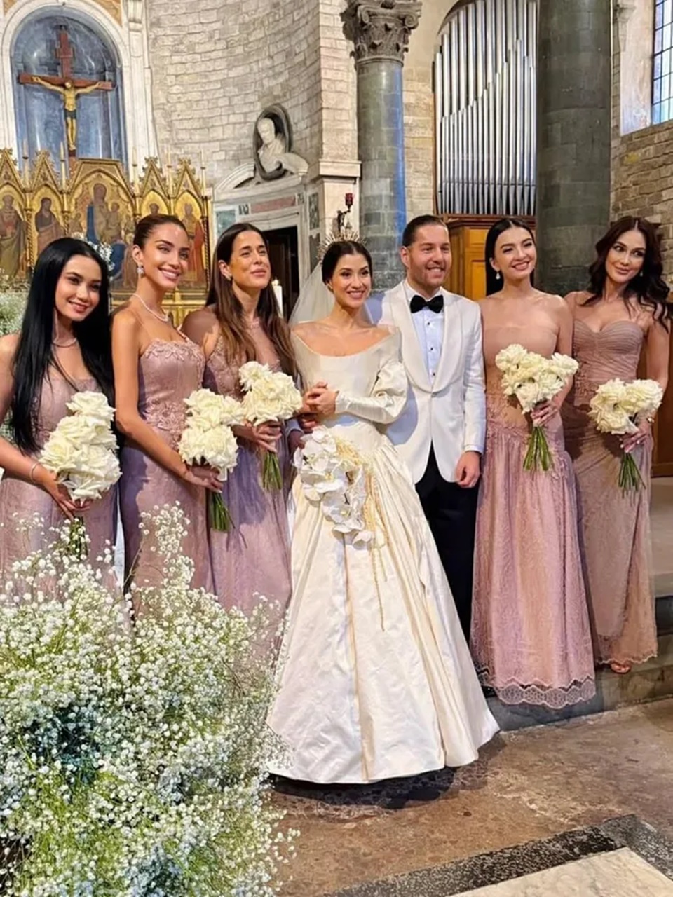 Para Bridesmaid Bersama Kedua Pengantin